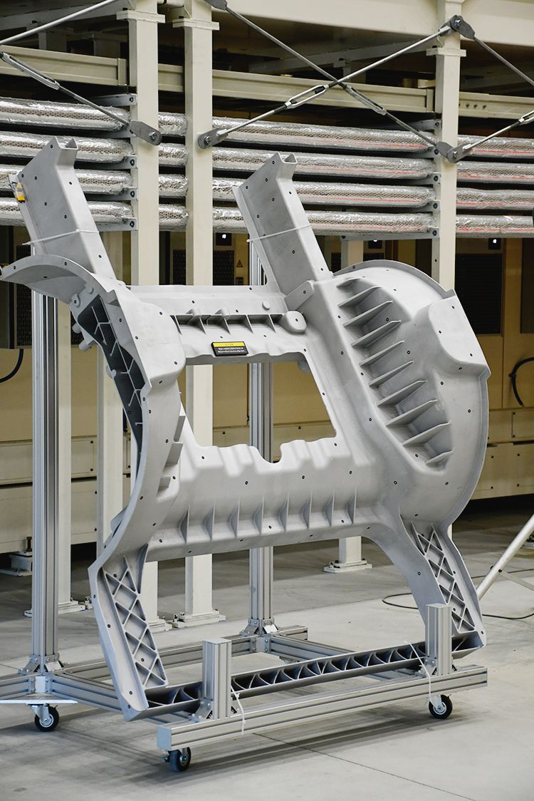 リアアンダーボディーの試作などを手掛ける