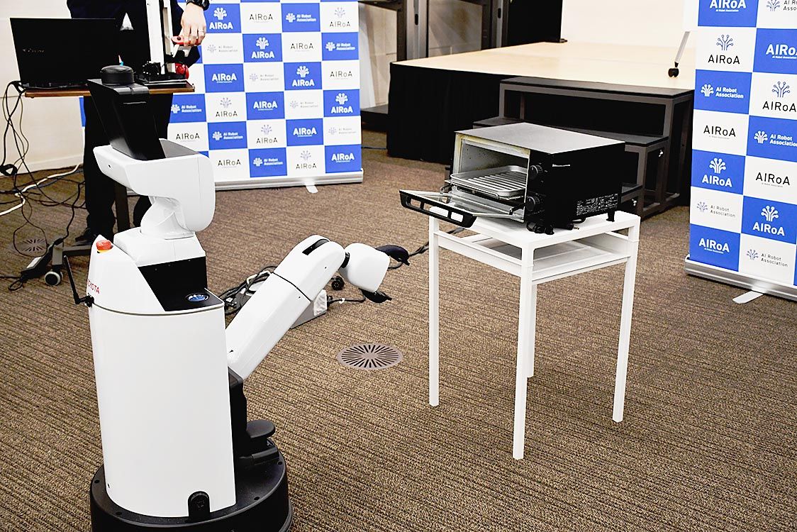 汎用ロボットの実用化目指し産学官で「AIロボット協会」発足　トヨタや日産も参加
