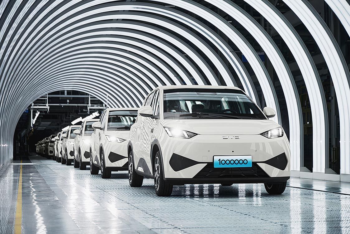 好調を持続するテスラだが海外展開の見直しに迫られた