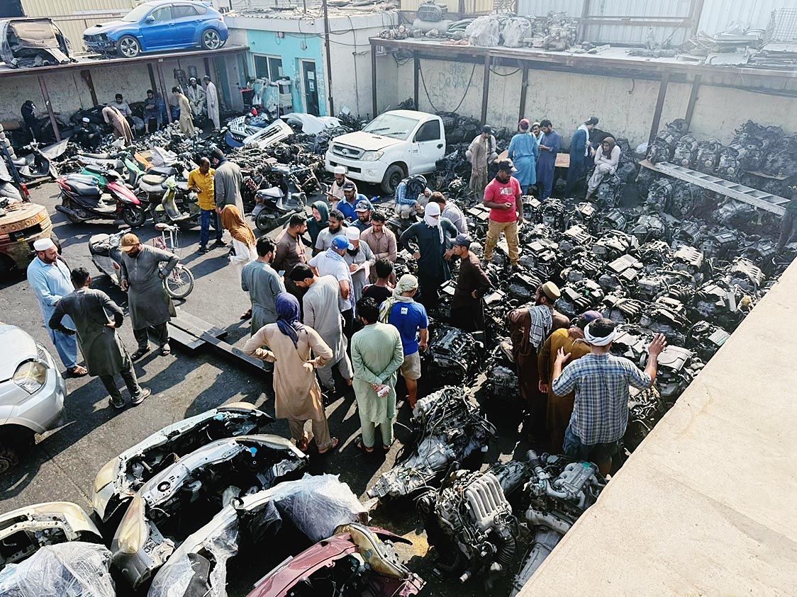 コンテナに混載したリサイクル部品にも引き合いが強い(UAE)=SSトレーディング提供